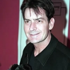  Charlie sheen apologizes