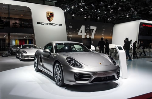 Porsche ups the ante with new Panamera S E-Hybrid