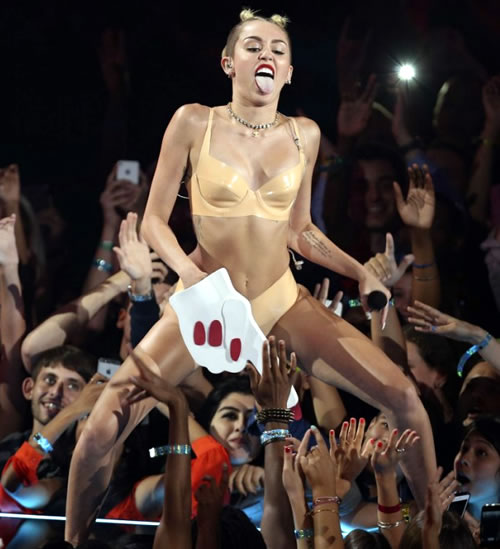 Miley Cyrus MTV VMAs Performance