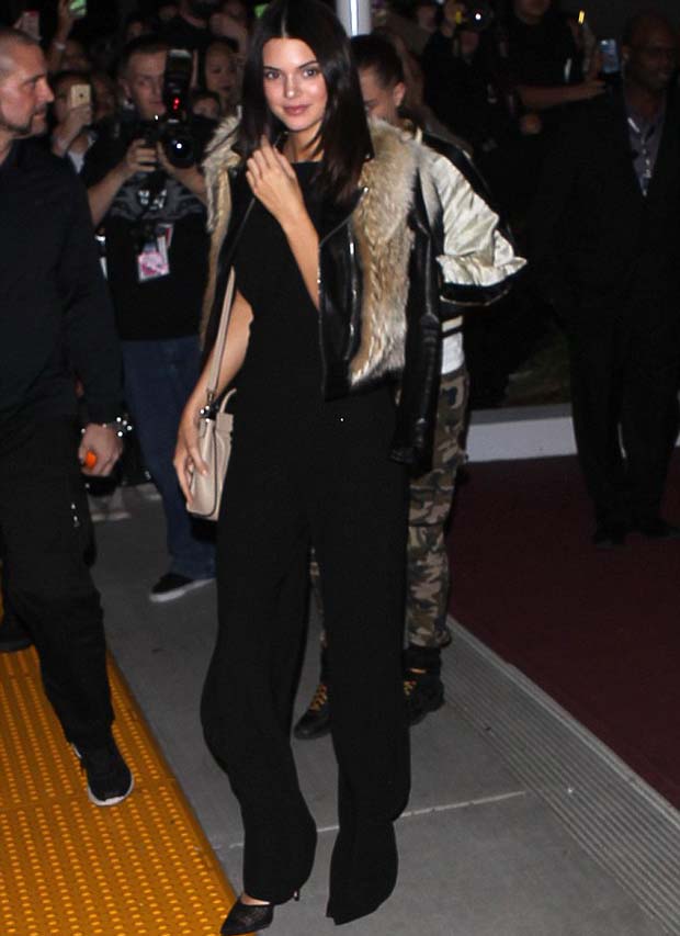 Chic_arrival_Kendall_19_looked_far_more_glamorous_for_the_evening_
