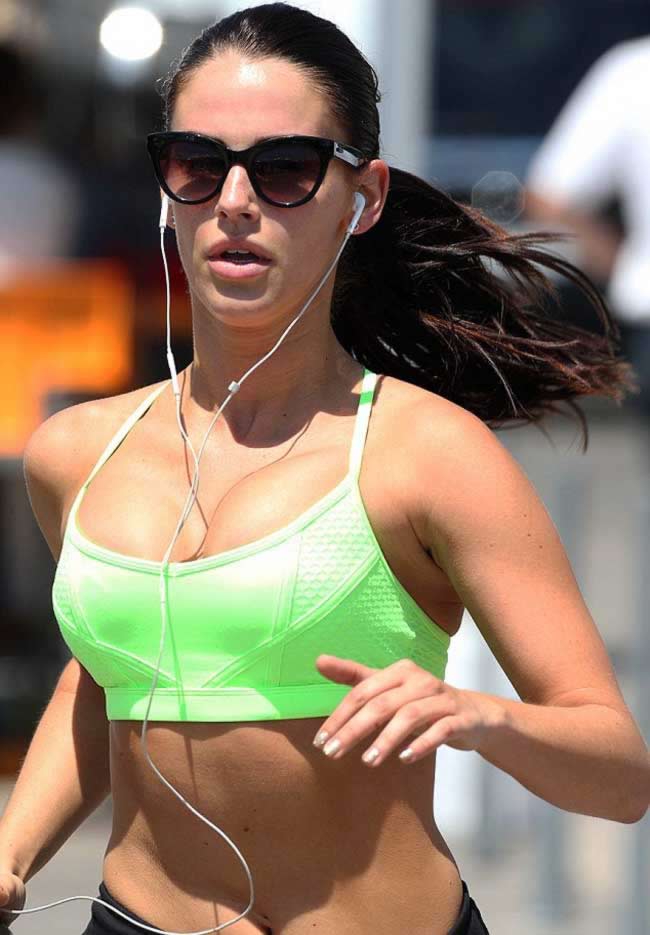 Jessica_Lowndes_neon_green_sports_bra_1