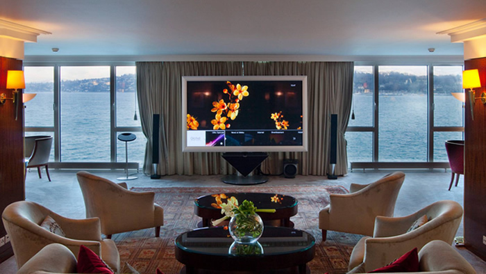 Hotel Room: Royal Penthouse Suite, Hotel President Wilson in Geneva