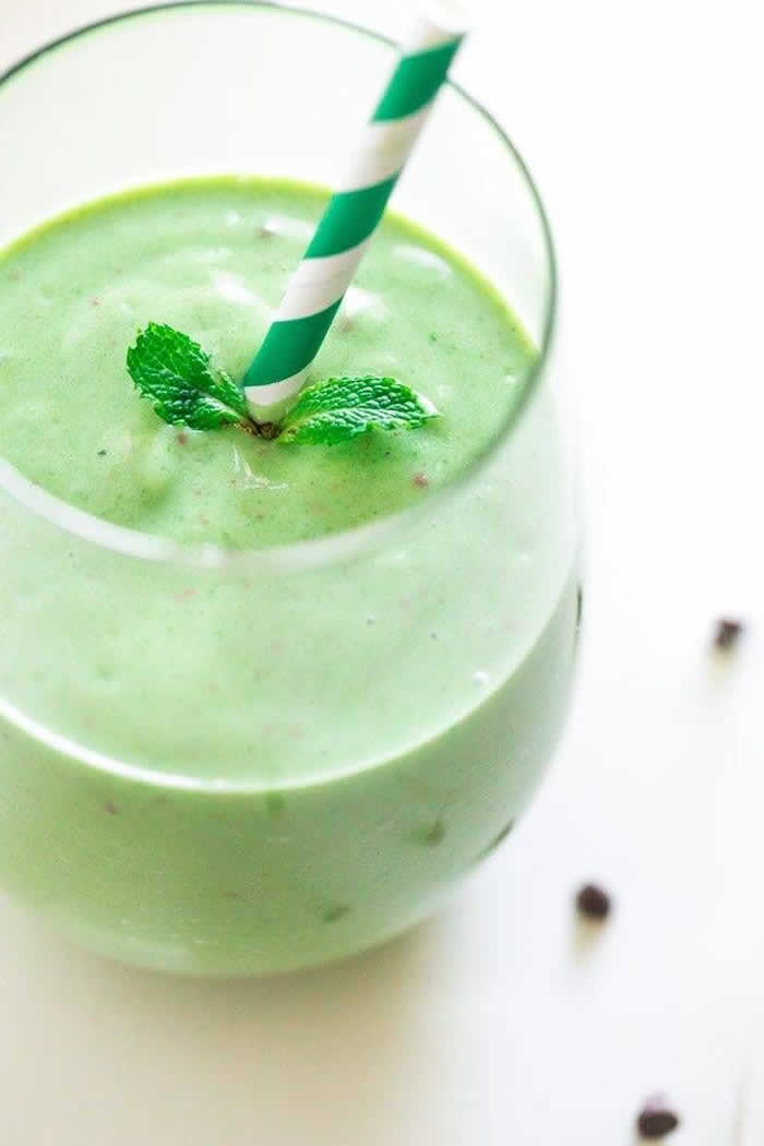 Mint Chocolate Chip Green Smoothie