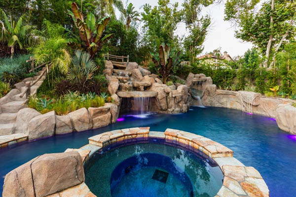  Elegant Water Fountains Allure your Home Garden