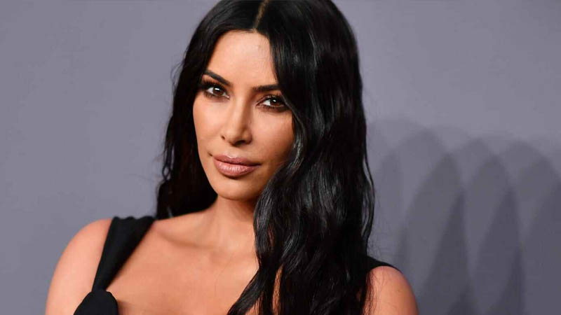  Kim Kardashian smolders in a stunning throwback from luxurious vacation in Costa Rica