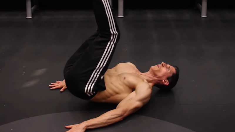  This At-Home Lower Ab Workout Is the Burnout You’ve Been Looking For