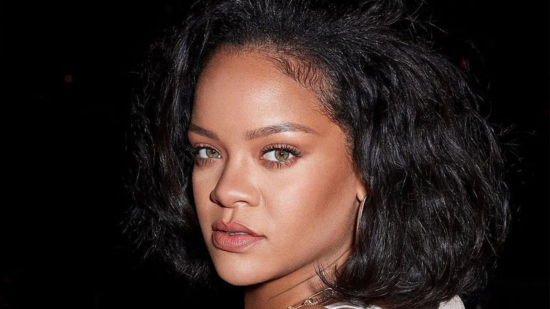  Rihanna Goes Braless & Wears Sheer Gown For ‘Vogue’ Italia Cover