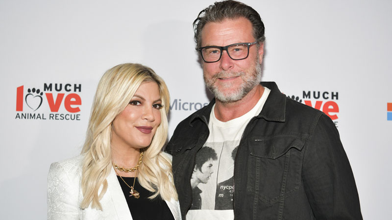  In the midst of split rumors, Tori Spelling shares family stockings and a holiday card without Dean McDermott
