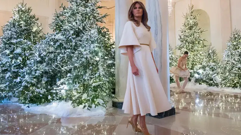  Donald Trump, Melania Trump’s Christmas Tree Criticism Isn’t Going Away