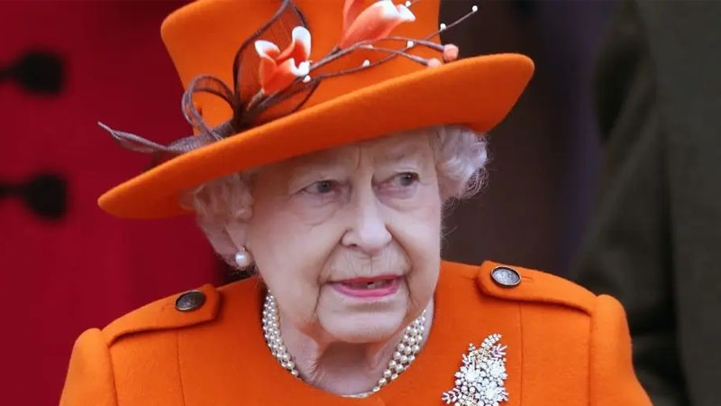  Hear the Pilot of British Airways Inform Passengers of the Queen’s Death Before Landing in London