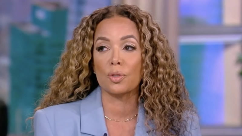  The View hosts criticize Sunny Hostin’s “personality” as they question the host’s mother about her