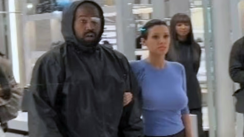  Kanye West put Bianca Censori in a ‘difficult’ situation during their latest outing