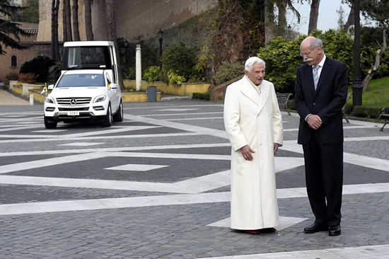 Mercedes Benz Popemobile