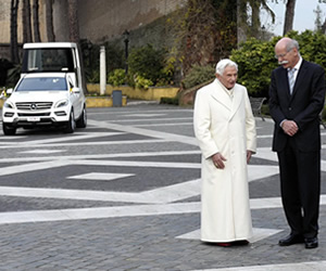 New Mercedes Benz Popemobile