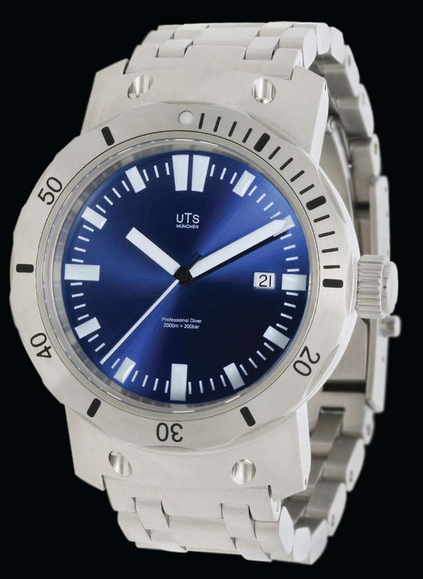 UTS 4000M Dive Watch