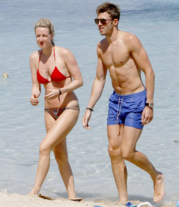 Lisa strip and  Michael Carrick