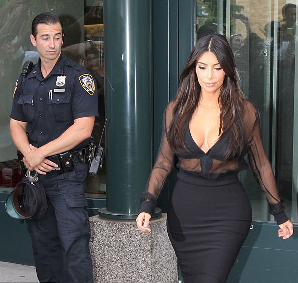 Hot_Kim_Kardashian_15