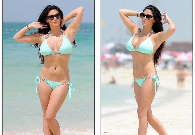 Casey_Batchelor_slinky_mint_bikini_DUBAI_4