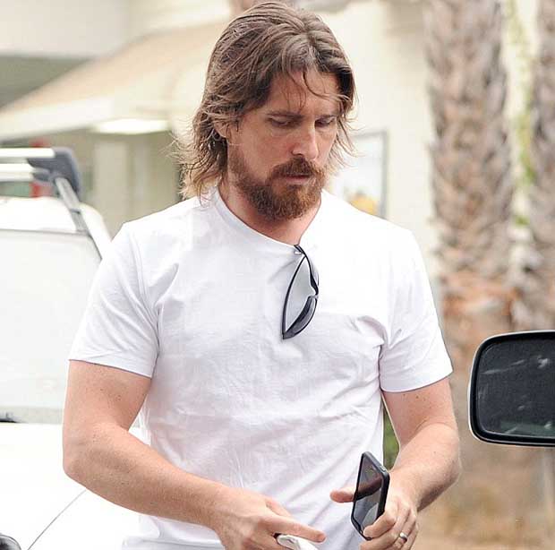 Christian_Bale_cast_as_Steve_Jobs_1