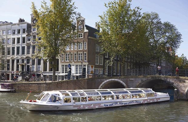 Amsterdam_Travel_attractions_canal_cruise