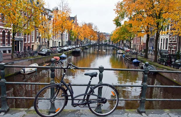 Amsterdam_attractions_and_Food_Tips