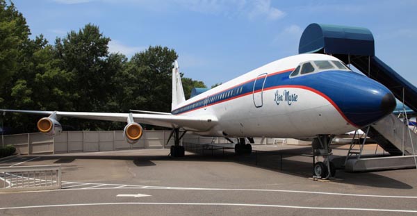 Elvis Presley, Convair 880