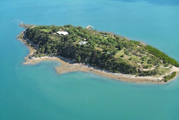 Kim_Kardashian_baby_North_ISLAND_in_Queensland_2