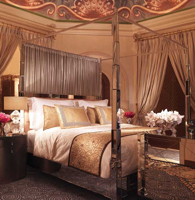 The_Royal-Bridge_Suite_Atlantis_the_Palm