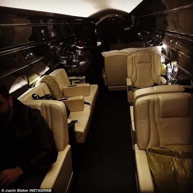 Justin_Bieber_buys_himself_brand_new_jet_