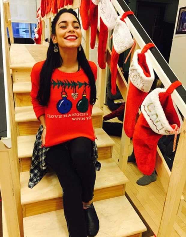 Vanessa_Hudgens_in-flirty_snap_Christmas_morning_2