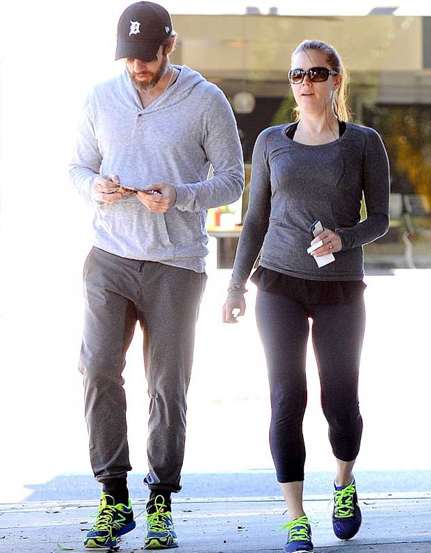 Amy_Adams_toned_figure_in_leggings_