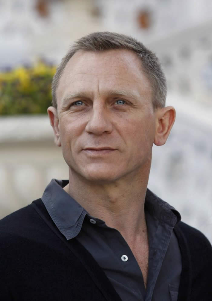 Daniel Craig Pics