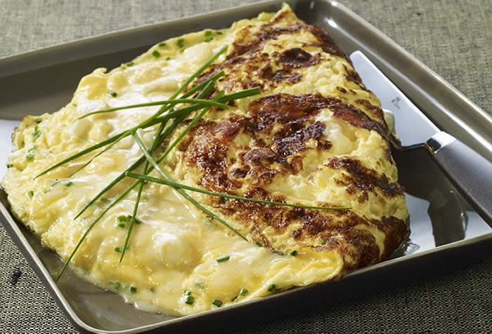 Supreme cheese omelette