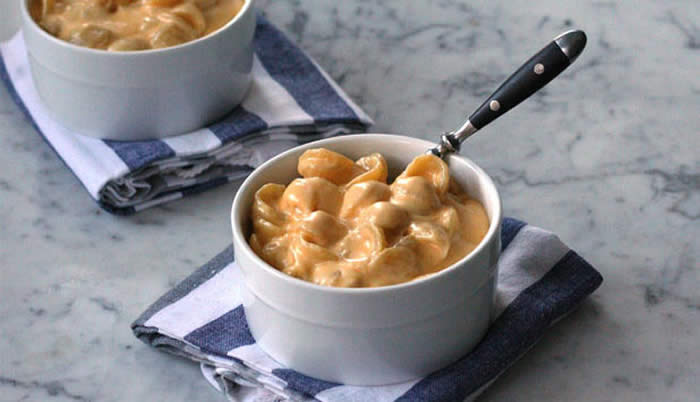 SIMPLE STOVE-TOP MAC AND CHEESE