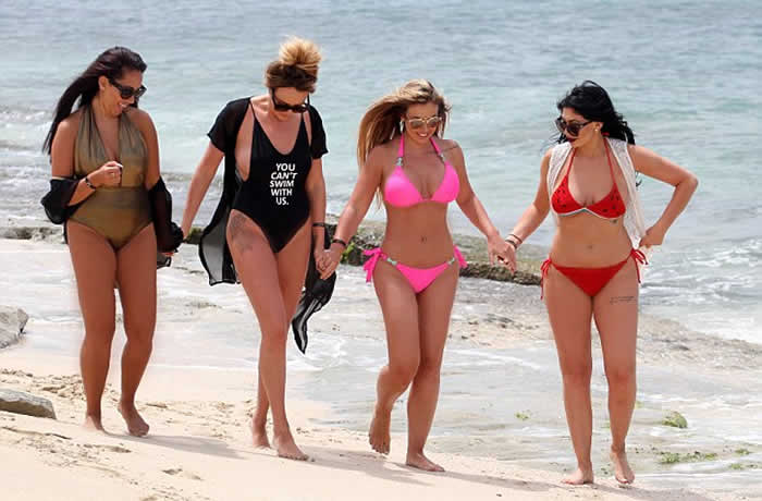 Holly Hagan Sizzles Tiny Pink Bikini Girls Trip