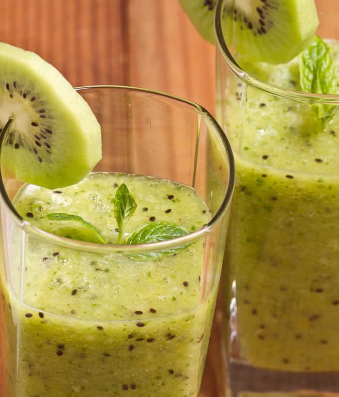 Banana and Kiwi Smoothie