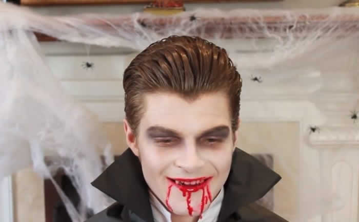 Vampire Halloween Makeup Idea