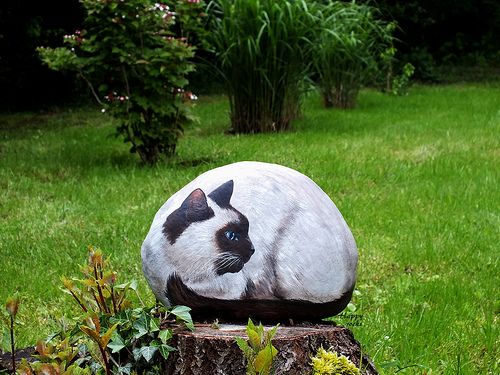 Painted Stone and Pebble Decors You Can Make Instantly for Your Garden