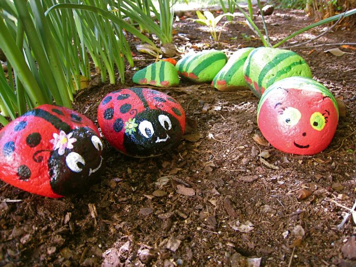 Painted Stone and Pebble Decors You Can Make Instantly for Your Garden