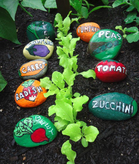 Painted Stone and Pebble Decors You Can Make Instantly for Your Garden