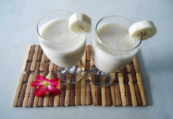 The banana fat cutter smoothie drink