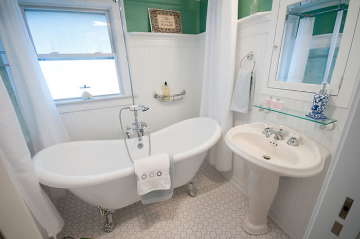 5 Tips To Make Your Bathroom Stand Out to Buyers