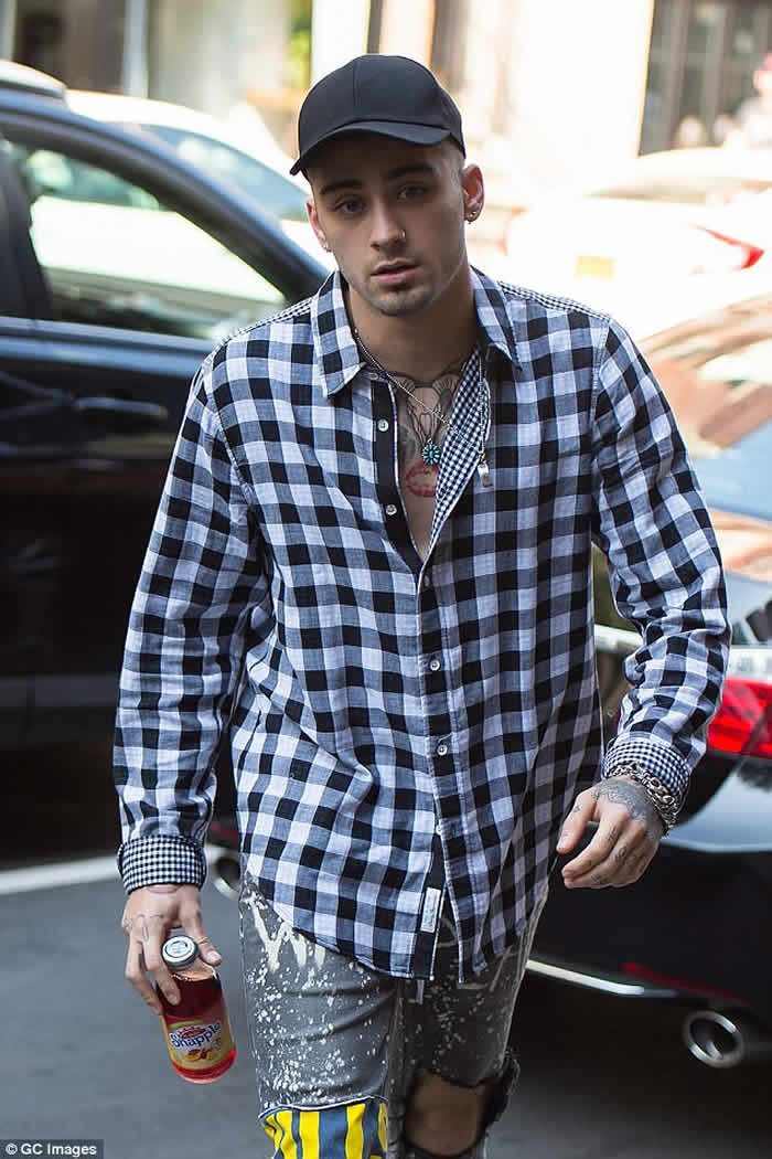 Zayn Malik Shows Off His Unique Sense Of Style