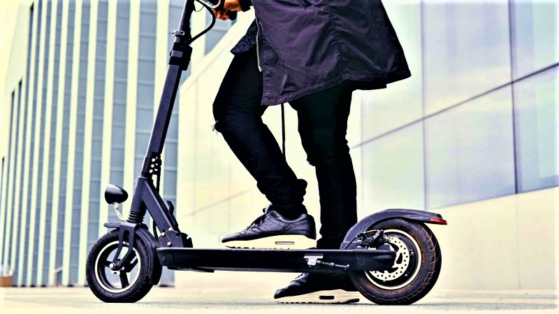  E-scooters will Save you Money on your Commute, but they Still aren’t Legal: Are the Dangers too High a Price to Pay?