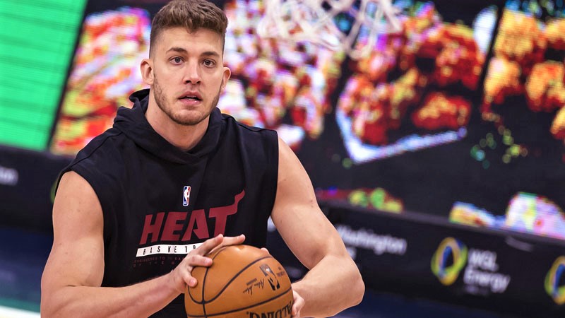  Heat ban Meyers Leonard ‘Indefinitely’ after Anti-Semitic Slur: ‘We will not Tolerate hateful Language’