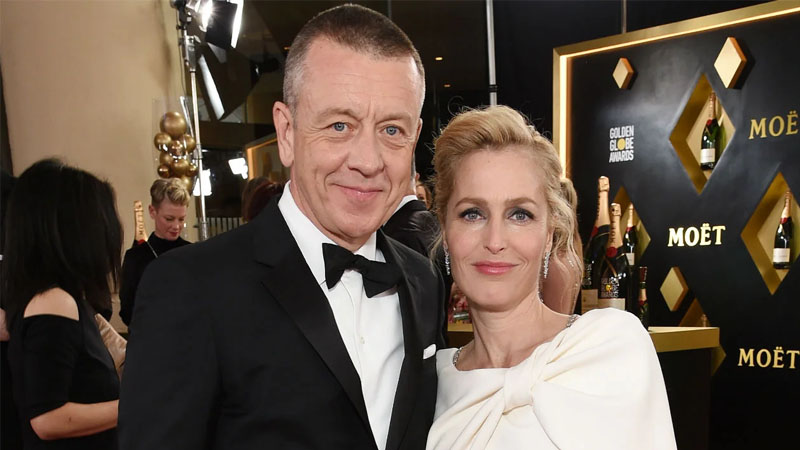  Gillian Anderson Thanks Ex At SAG Awards