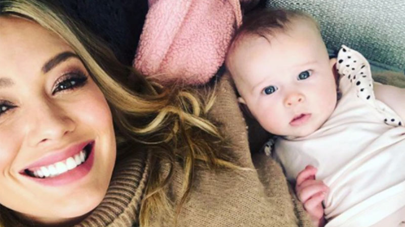  Hilary Duff having a ‘hard’ Time breastfeeding Newborn Daughter