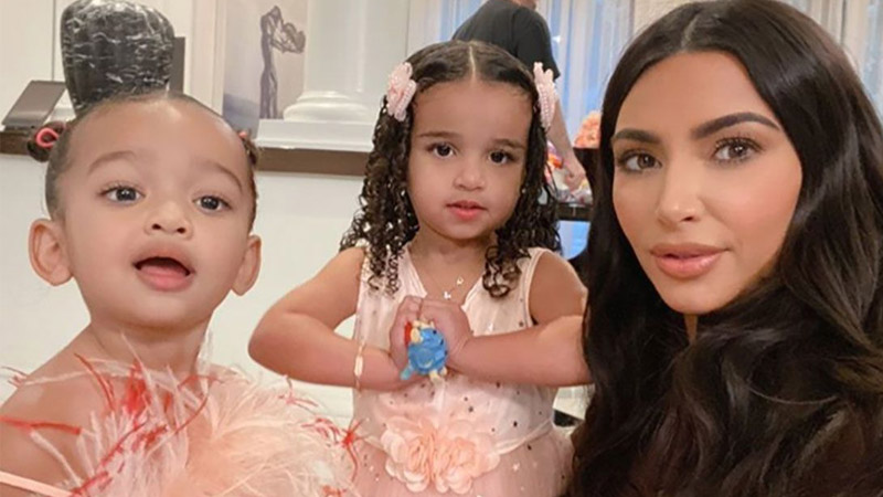  Kim Kardashian Shares Sweet Photo of Daughter Chicago and Cousin True Thompson Cuddling Up Together