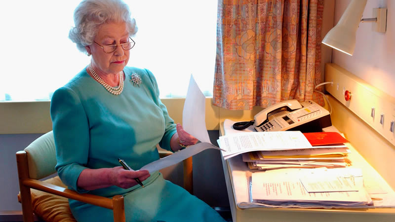 Queen Elizabeth Pens Personal Note