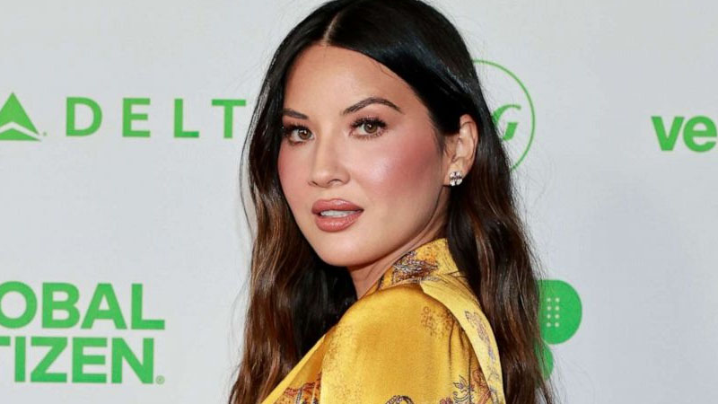  Olivia Munn explains why she had a full hysterectomy amid her ongoing cancer battle